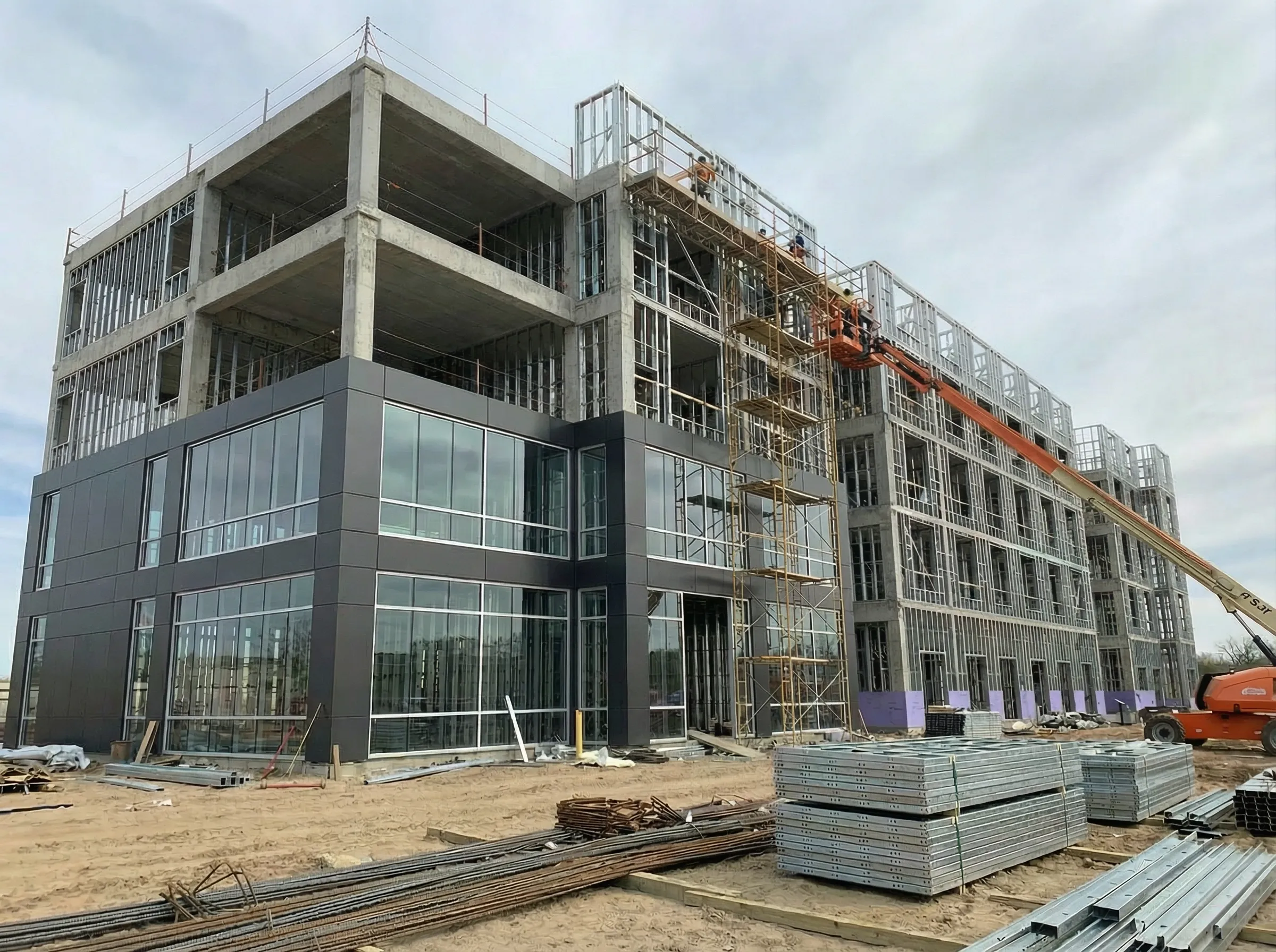 Hybrid Buildings